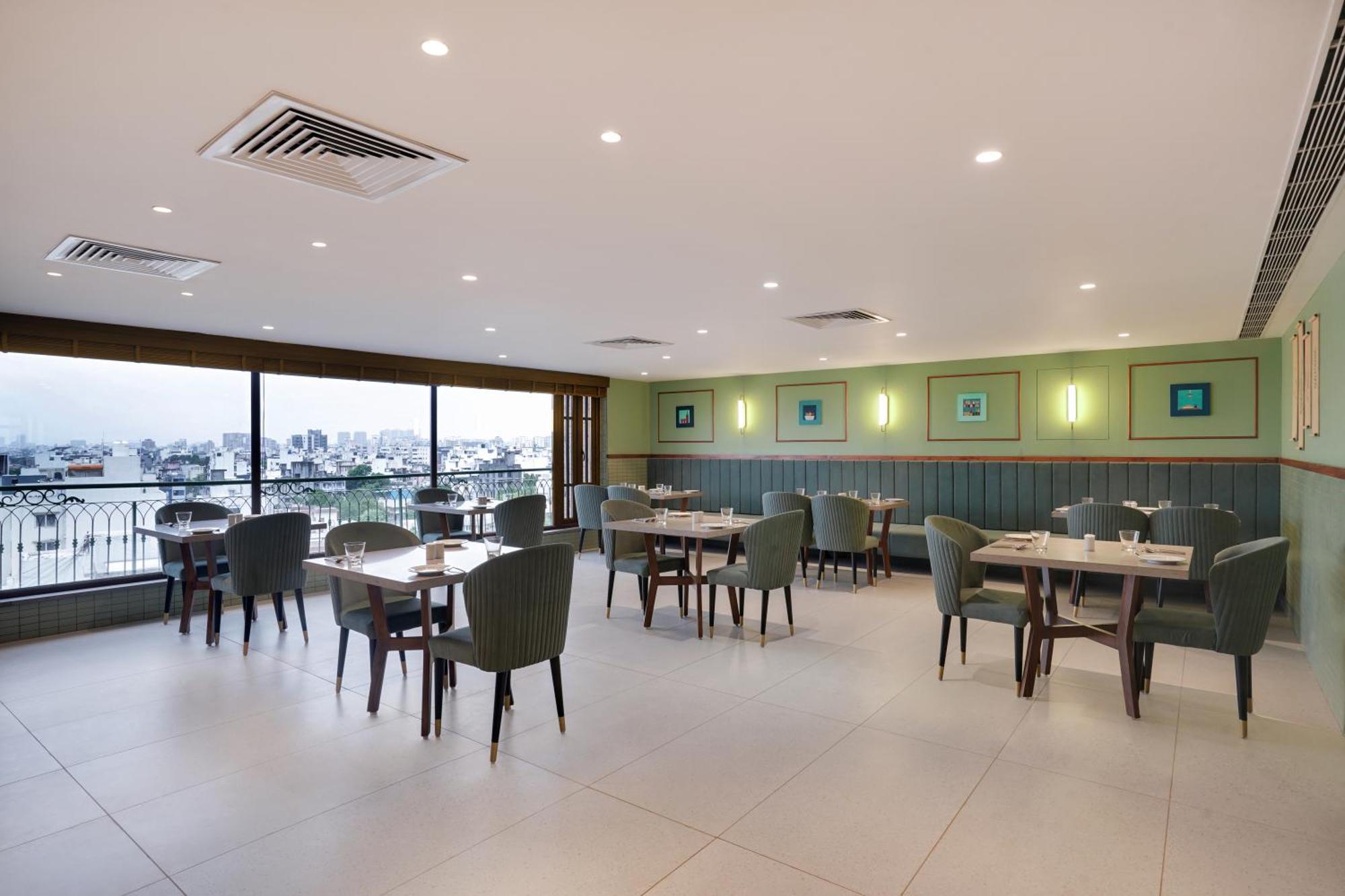 Lemon Tree Hotel, Раджкот Экстерьер фото