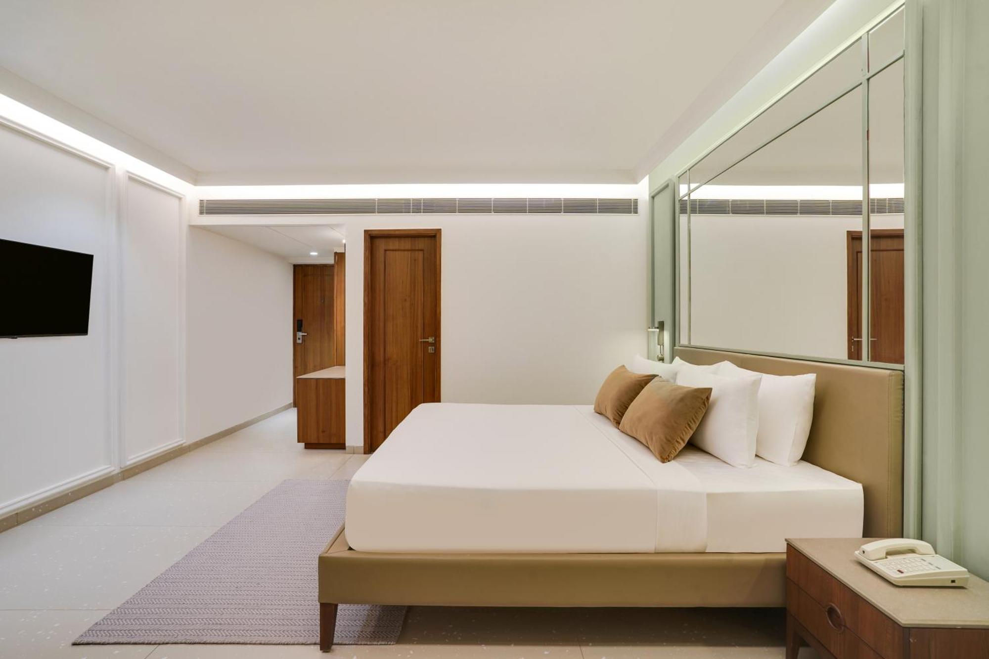 Lemon Tree Hotel, Раджкот Экстерьер фото